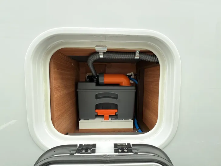 Fahrzeugbild Carthago chic c-line I 6.2 XL QB Mercedes (209) #43