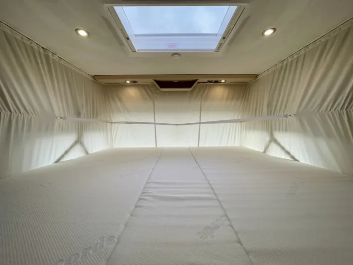 Fahrzeugbild Concorde Carver 890 RRL #18