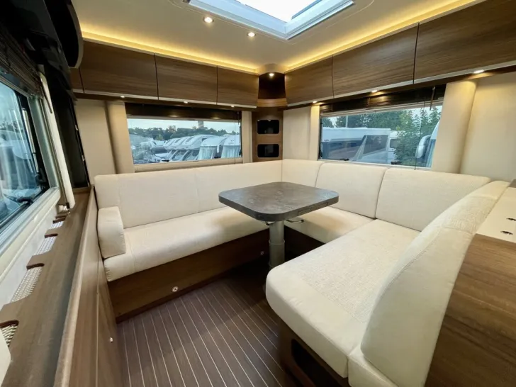Fahrzeugbild Concorde Carver 890 RRL #26