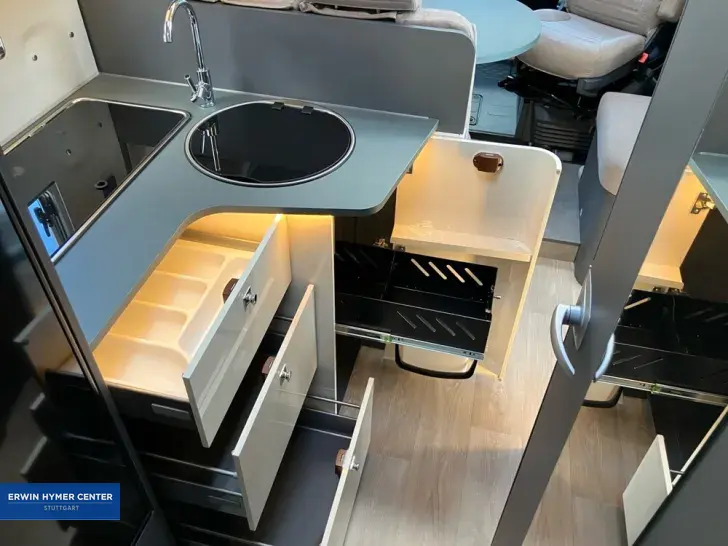 Fahrzeugbild Laika Kosmo L 319 #17