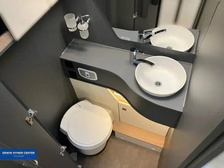 Fahrzeugbild Laika Kosmo L 409 #21