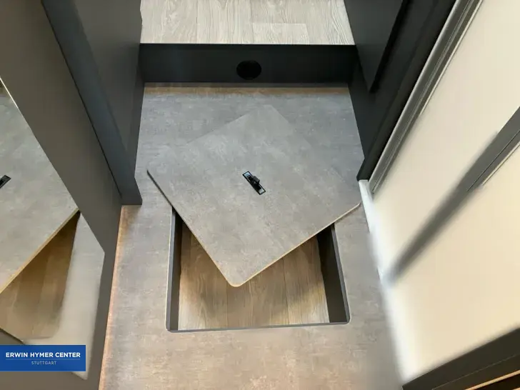 Fahrzeugbild Laika Kosmo L 409 #26