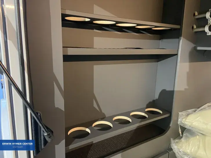 Fahrzeugbild Laika Kreos L 5009 #9