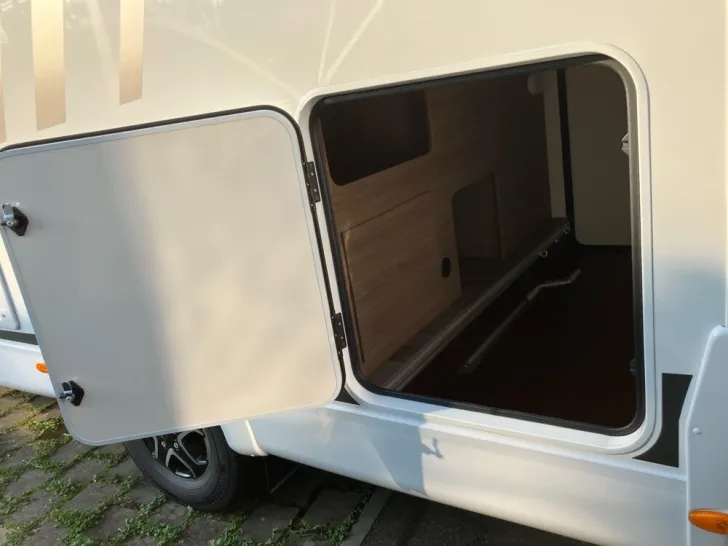 Fahrzeugbild Carado V 337 #8