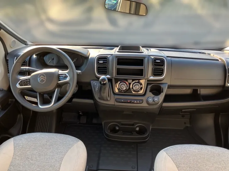 Fahrzeugbild Carado V 337 #11