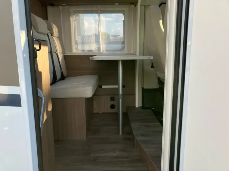 Fahrzeugbild Carado V 337 #28