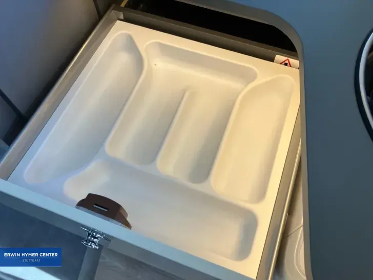 Fahrzeugbild Laika Kosmo L 409 #17