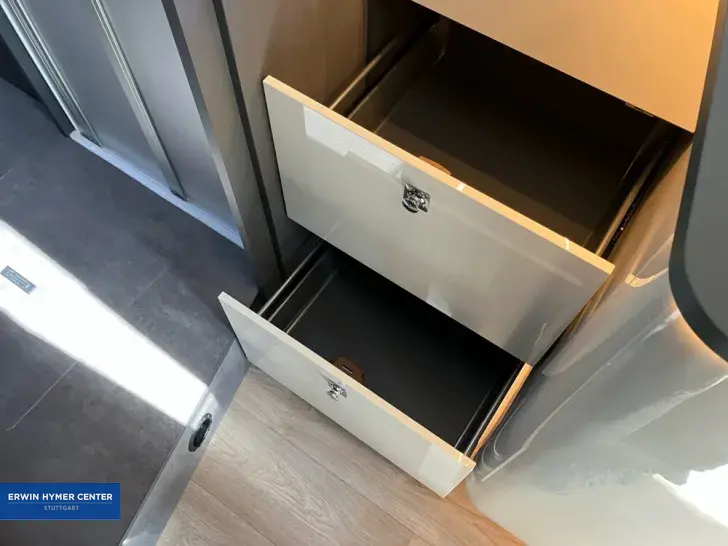 Fahrzeugbild Laika Kosmo L 409 #18