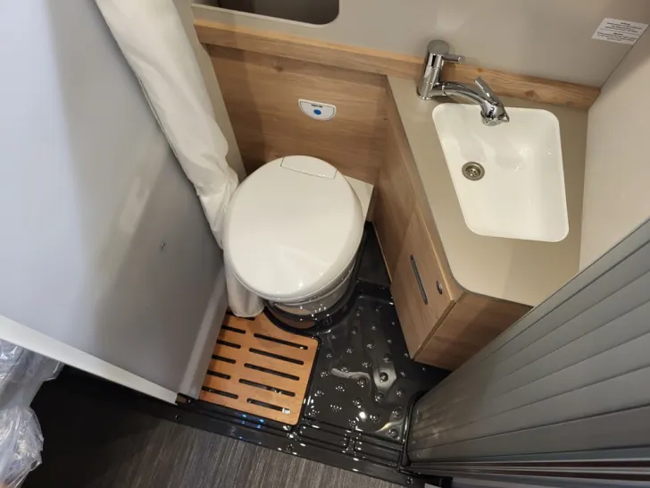 Fahrzeugbild Dethleffs Globetrail 590 C Ford #18