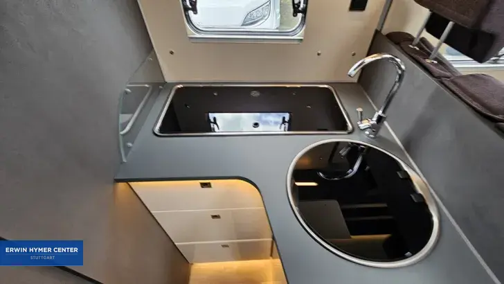 Fahrzeugbild Laika Kosmo L 409 #20