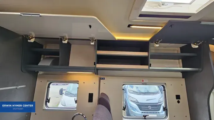 Fahrzeugbild Laika Kosmo L 409 #23