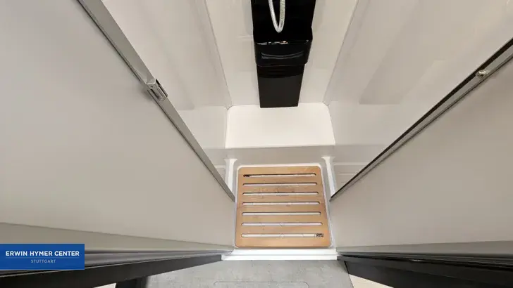 Fahrzeugbild Laika Kosmo L 409 #30