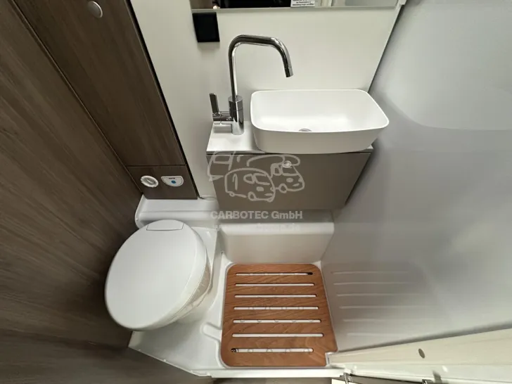 Fahrzeugbild Carado I 338 #12