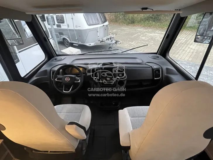 Fahrzeugbild Carado I 338 #8
