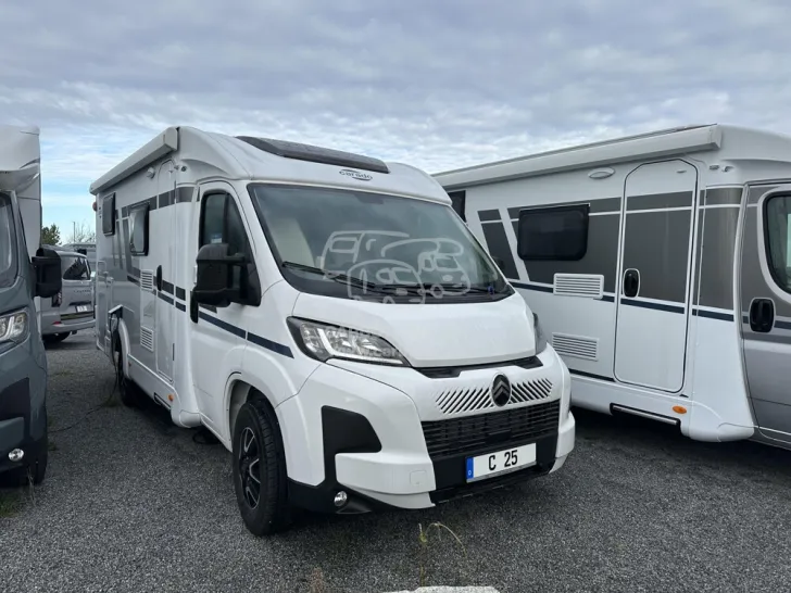 Fahrzeugbild Carado V 337 #2