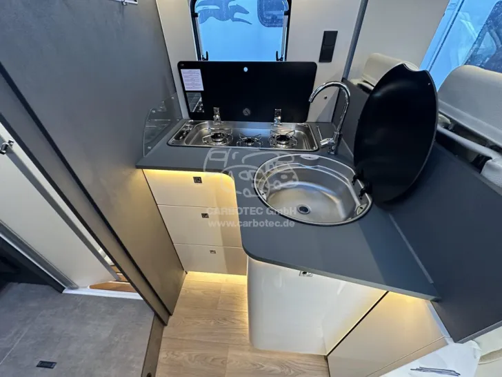 Fahrzeugbild Laika Kosmo L 409 #7