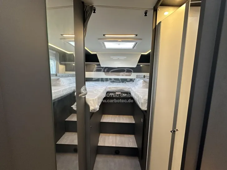 Fahrzeugbild Laika Kosmo L 409 #8