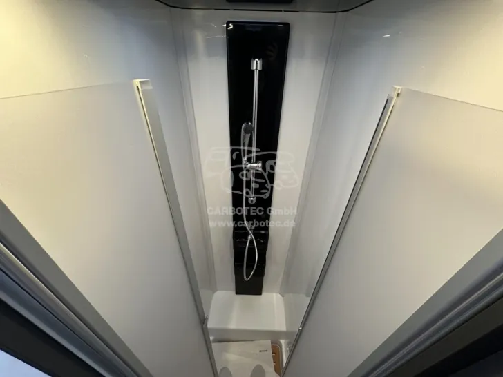 Fahrzeugbild Laika Kosmo L 409 #10