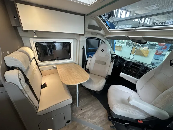 Fahrzeugbild LMC Innovan 640 #9