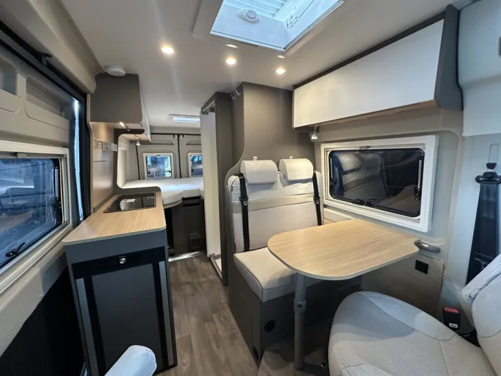 Fahrzeugbild LMC Innovan 640 #10
