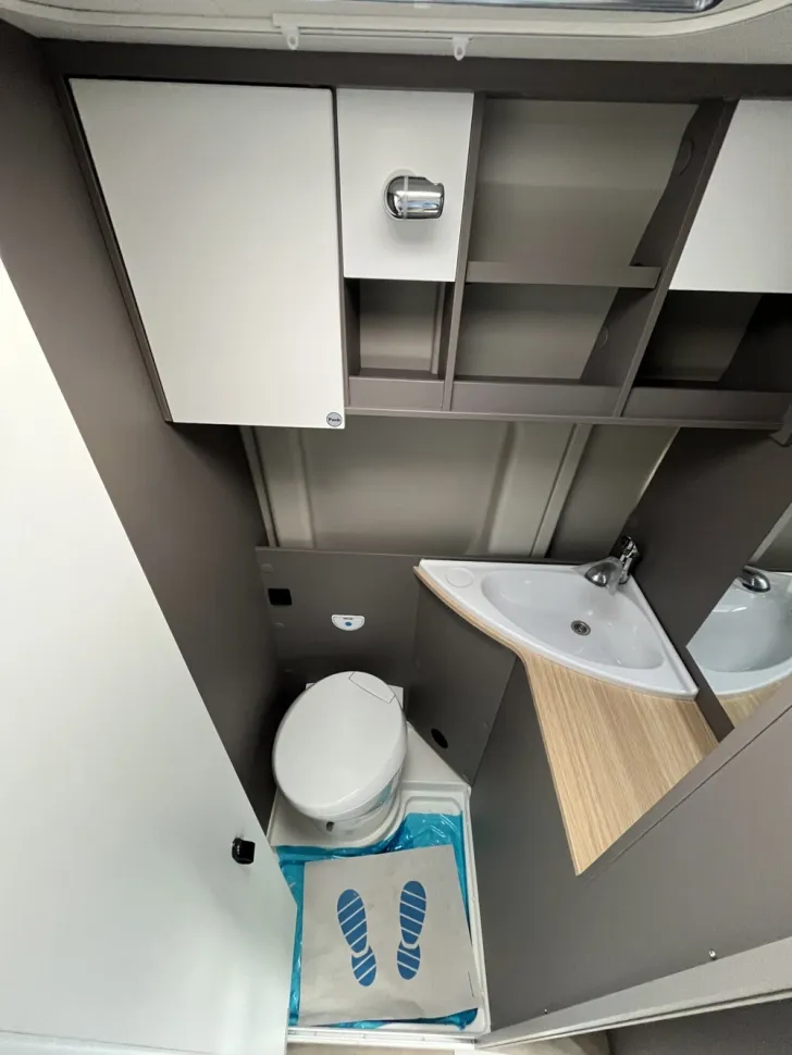 Fahrzeugbild LMC Innovan 640 #9
