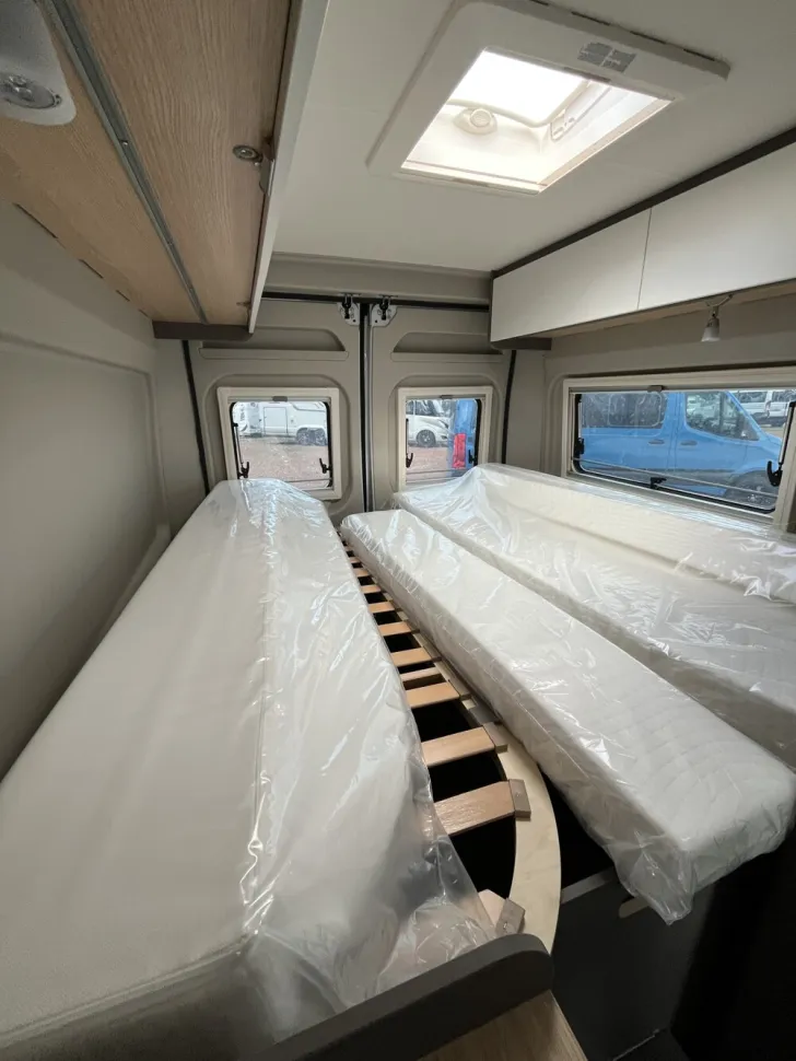 Fahrzeugbild LMC Innovan 640 #10