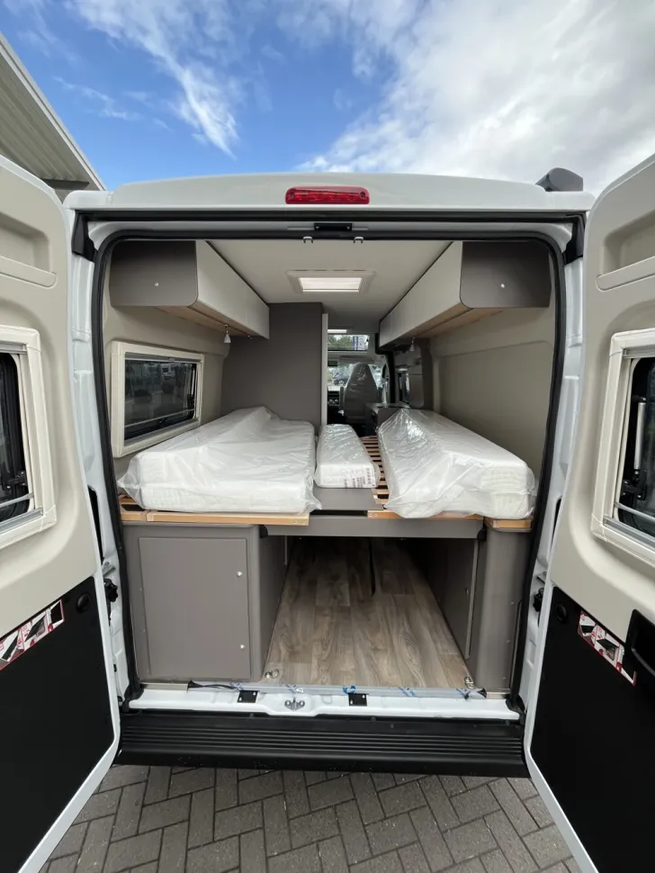 Fahrzeugbild LMC Innovan 640 #13