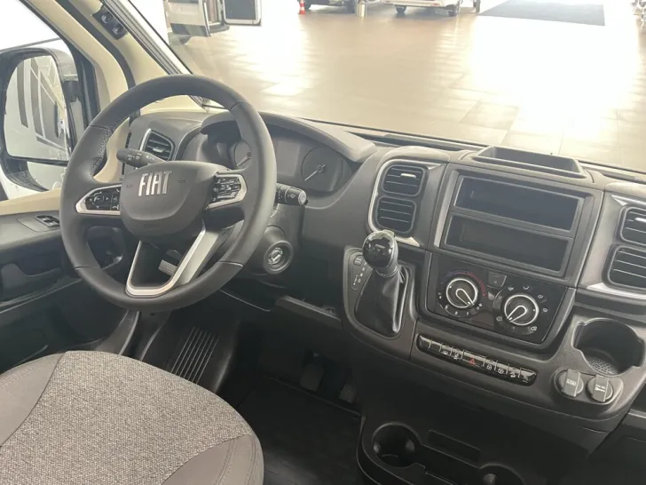 Fahrzeugbild Carado V 347 #11