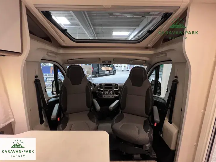 Fahrzeugbild Carado V 337 #12