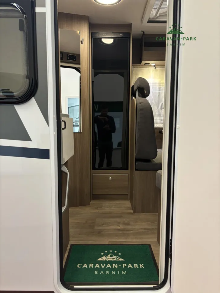 Fahrzeugbild Carado V 337 #8