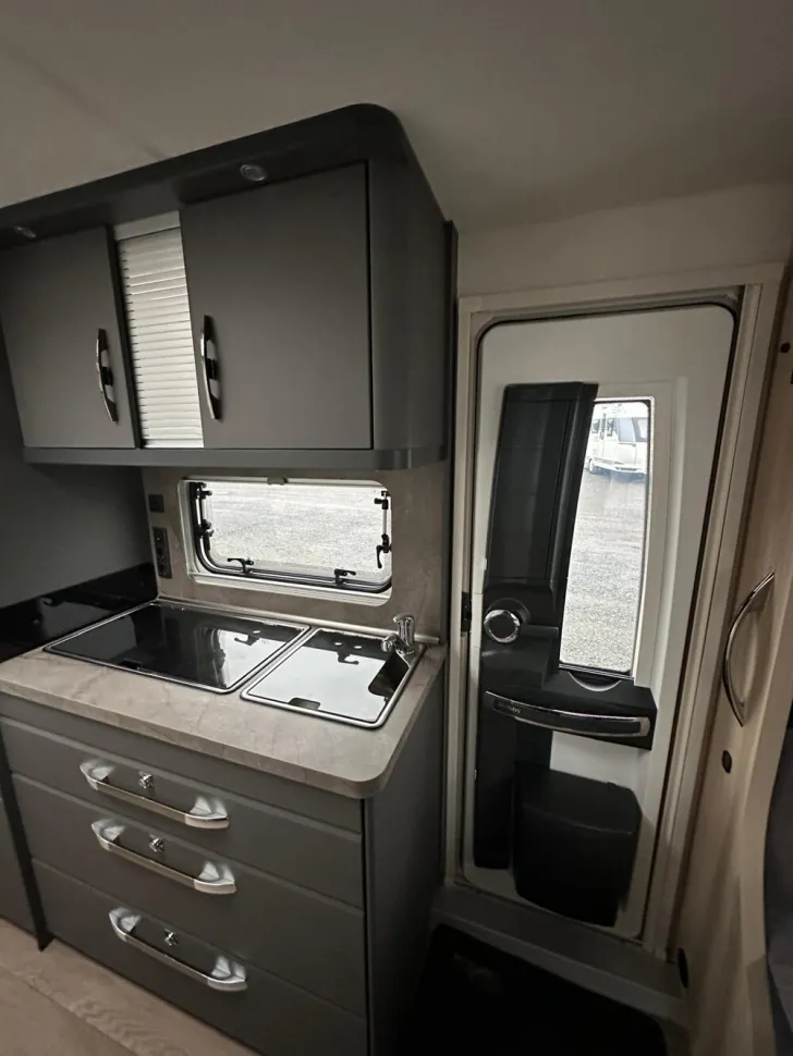 Fahrzeugbild Hobby De Luxe 495 UL #7