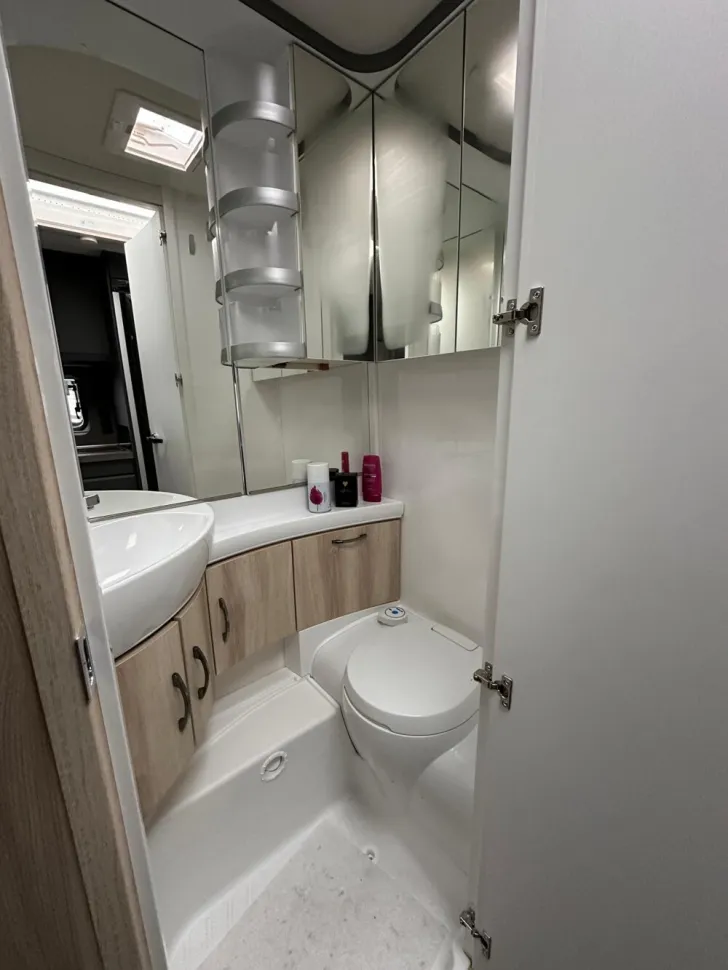 Fahrzeugbild Hobby De Luxe 495 UL #10