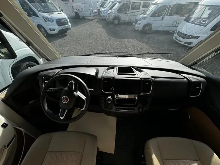 Fahrzeugbild Carthago c-tourer I  143 LE #11