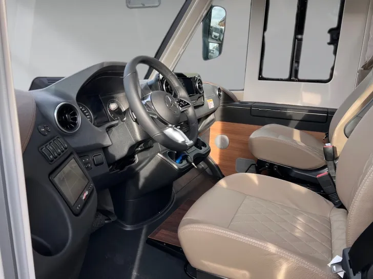 Fahrzeugbild Carthago chic e-line I 64 XL QB Mercedes (213) #9