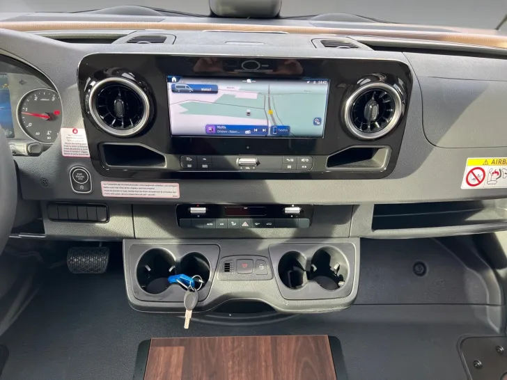 Fahrzeugbild Carthago chic e-line I 64 XL QB Mercedes (213) #11