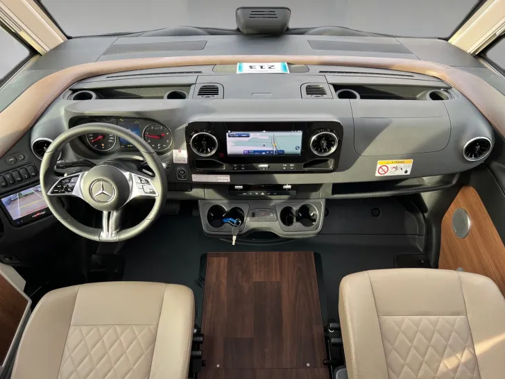 Fahrzeugbild Carthago chic e-line I 64 XL QB Mercedes (213) #12