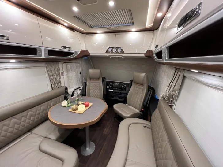 Fahrzeugbild Carthago chic e-line I 64 XL QB Mercedes (213) #13