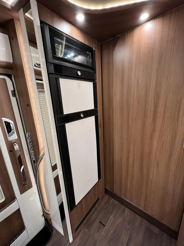 Fahrzeugbild Carthago chic e-line I 64 XL QB Mercedes (213) #23