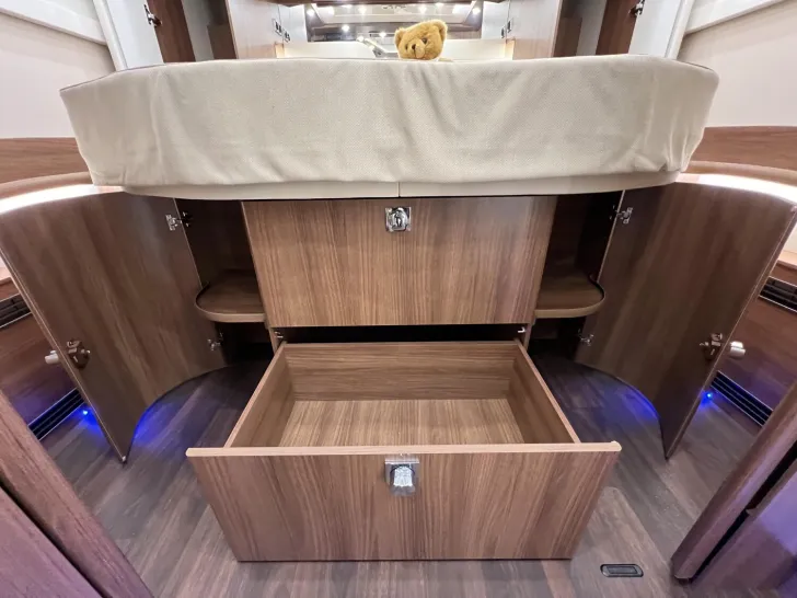 Fahrzeugbild Carthago chic e-line I 64 XL QB Mercedes (213) #27