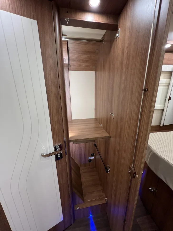 Fahrzeugbild Carthago chic e-line I 64 XL QB Mercedes (213) #28