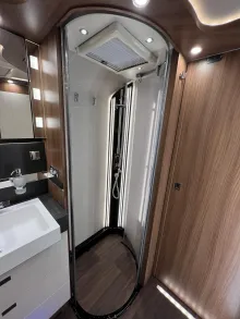 Fahrzeugbild Carthago chic e-line I 64 XL QB Mercedes (213) #31