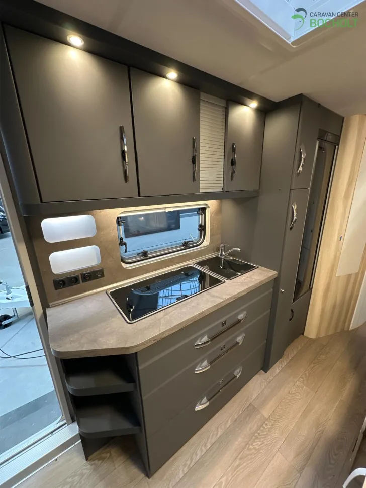 Fahrzeugbild Hobby De Luxe 545 KMF Modell 2026 / 2000 kg #10