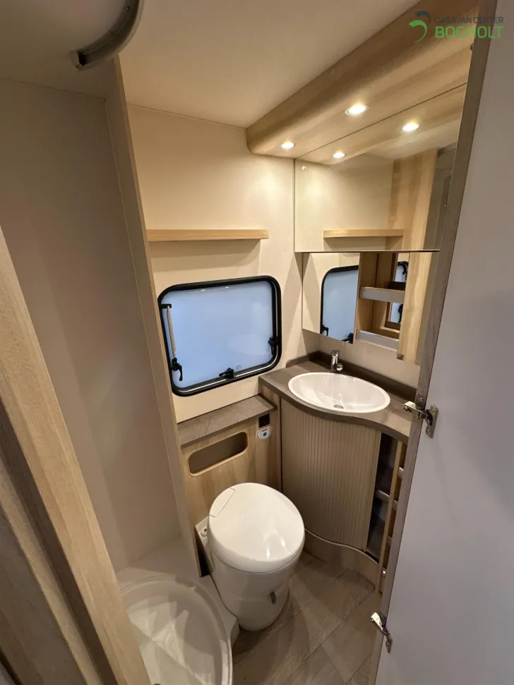 Fahrzeugbild Hobby De Luxe 545 KMF Modell 2026 / 2000 kg #17