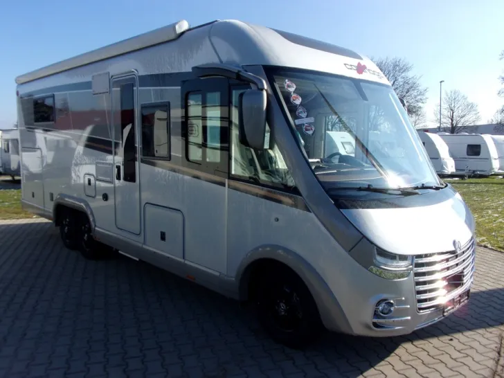 Fahrzeugbild Carthago chic e-line I 51 QB DA Mercedes #1