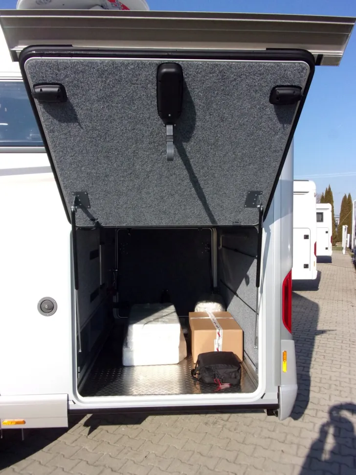 Fahrzeugbild Carthago chic e-line I 51 QB DA Mercedes #3