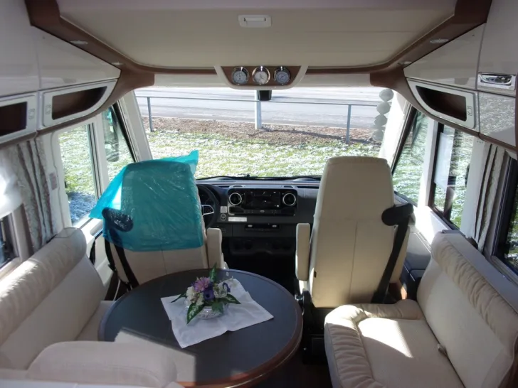 Fahrzeugbild Carthago chic e-line I 51 QB DA Mercedes #7