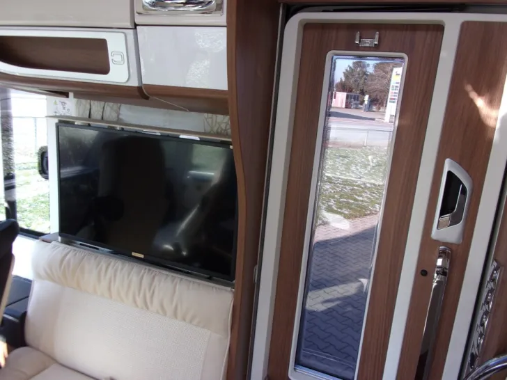 Fahrzeugbild Carthago chic e-line I 51 QB DA Mercedes #10