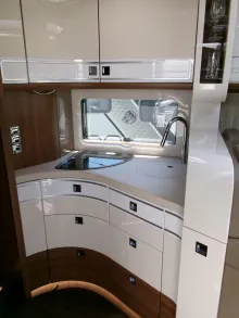 Fahrzeugbild Carthago chic s-plus I 61 XL LE Iveco #12