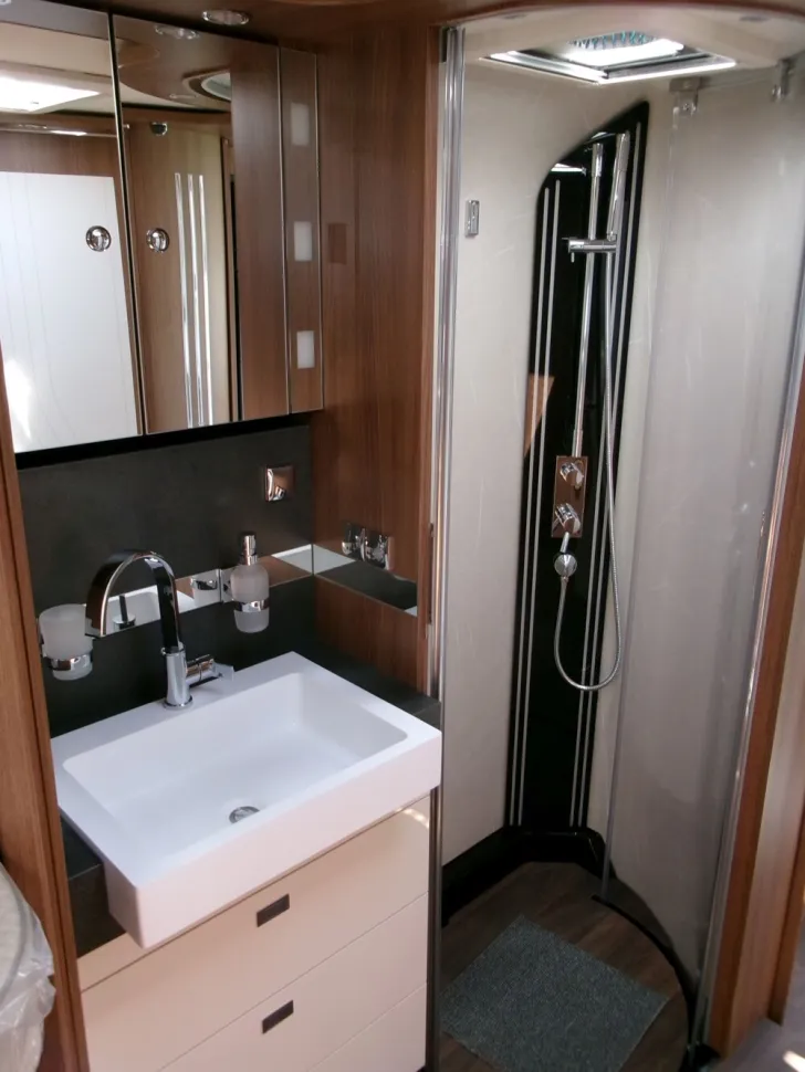 Fahrzeugbild Carthago chic s-plus I 61 XL LE Iveco #19