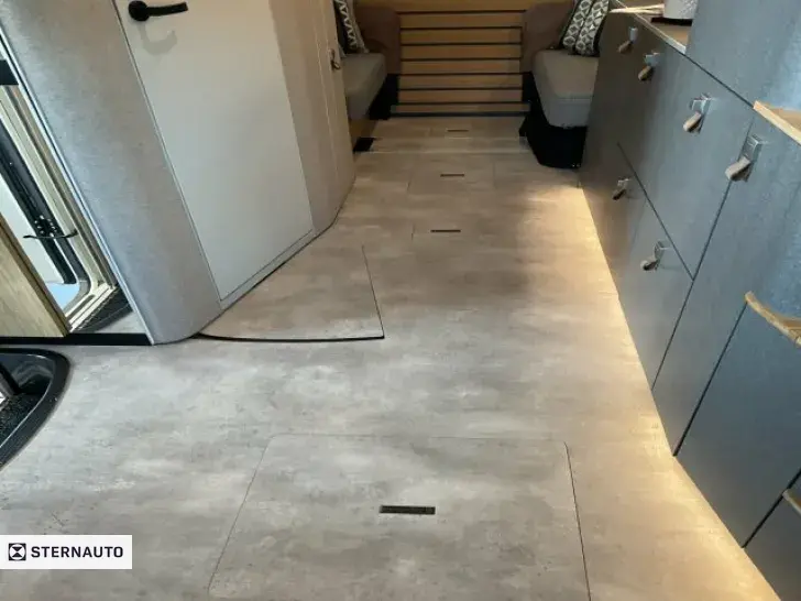 Fahrzeugbild Hymer Venture S / Wechselrichter 1300W / Solar 345W #13